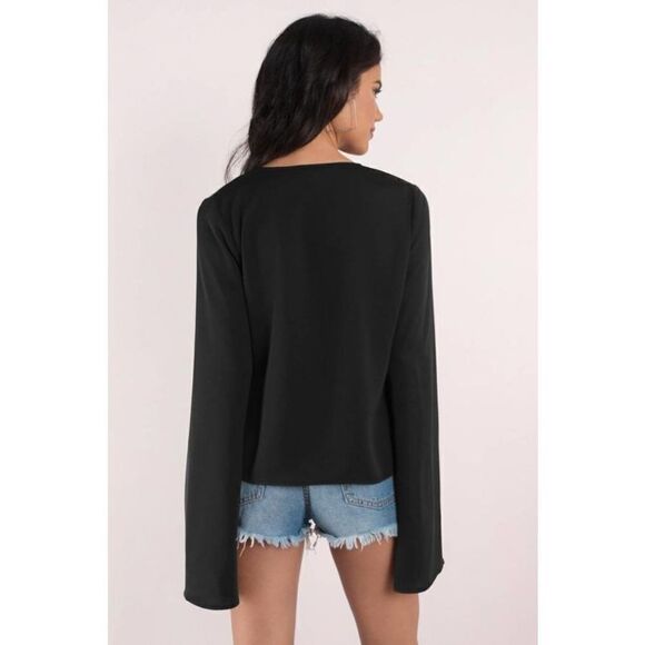 Tobi Tops Paradise tie front Bell Sleeve Blouse Black sz SP - Picture 3 of 9